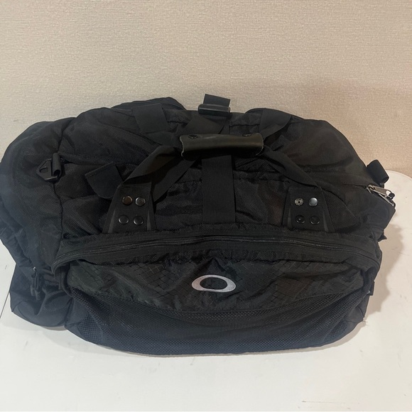 Oakley Vintage Software Duffle Bag Black/Titanium - Picture 1 of 14